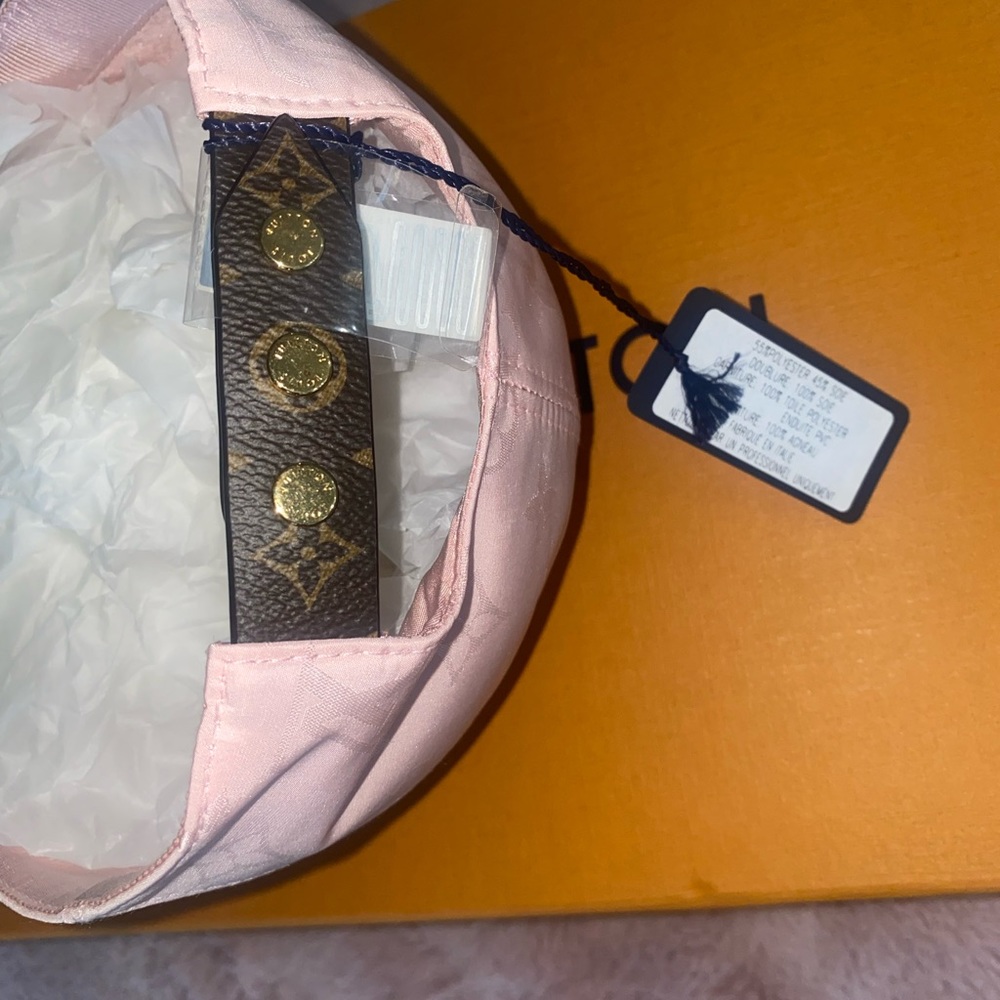 LOUIS VUITTON PINK HAT - Picture 2 of 7